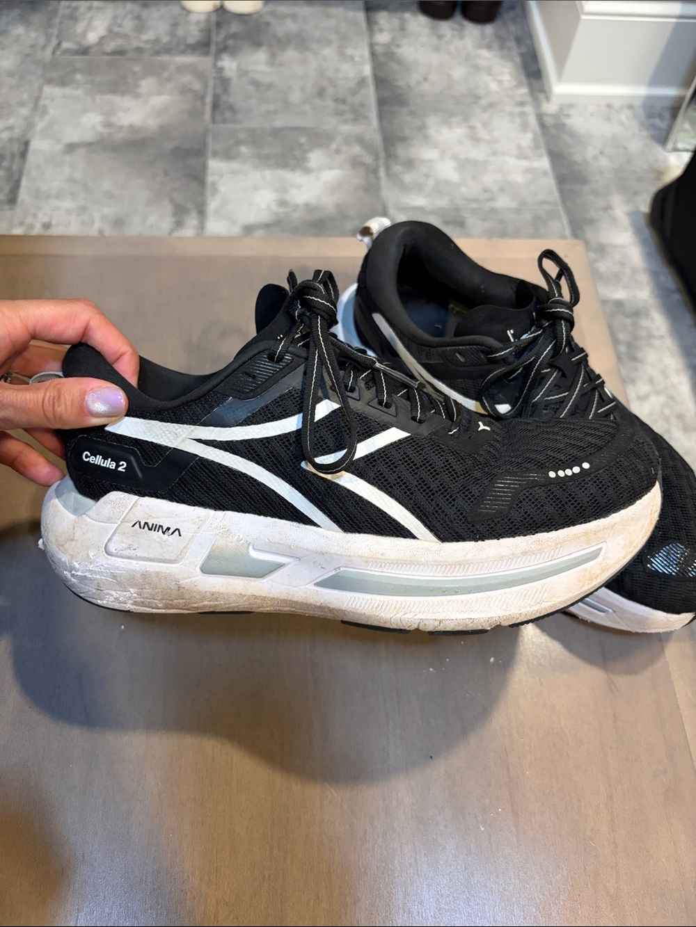 Diadora Women Size 8 Cellula 2 Running Sneakers - Black & White